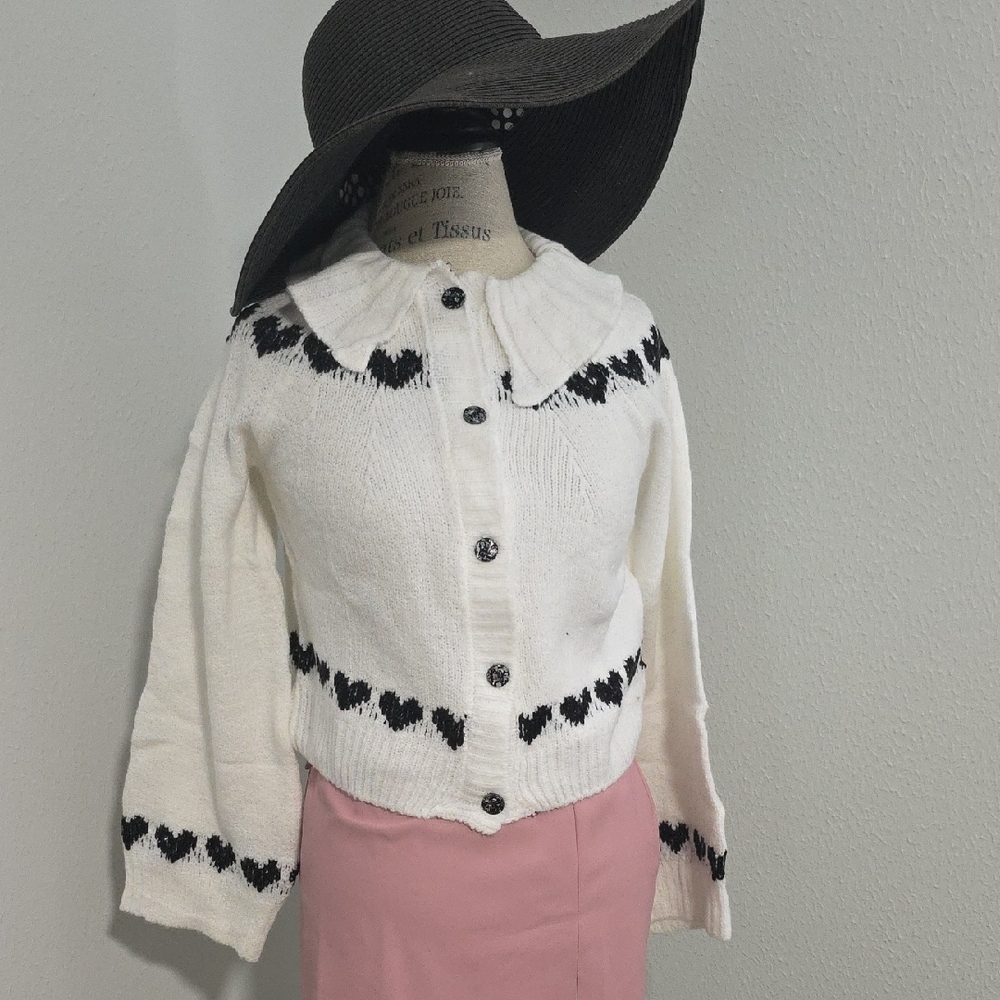Love Tree White/Black Heart Pattern Cropped Button Up Cardigan Sweater - Picture 2 of 5